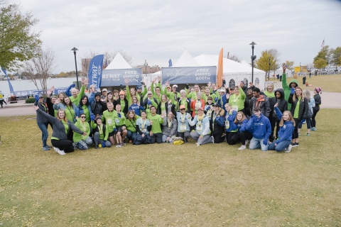 Chartway FCU and We Promise Foundation Volunteers Cheer on the Runners