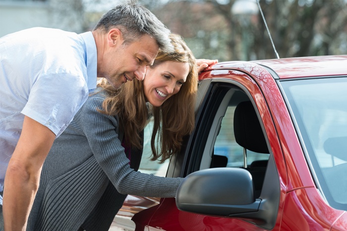 couple getting a car loan