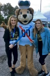 Runners with Old Dominion mascot